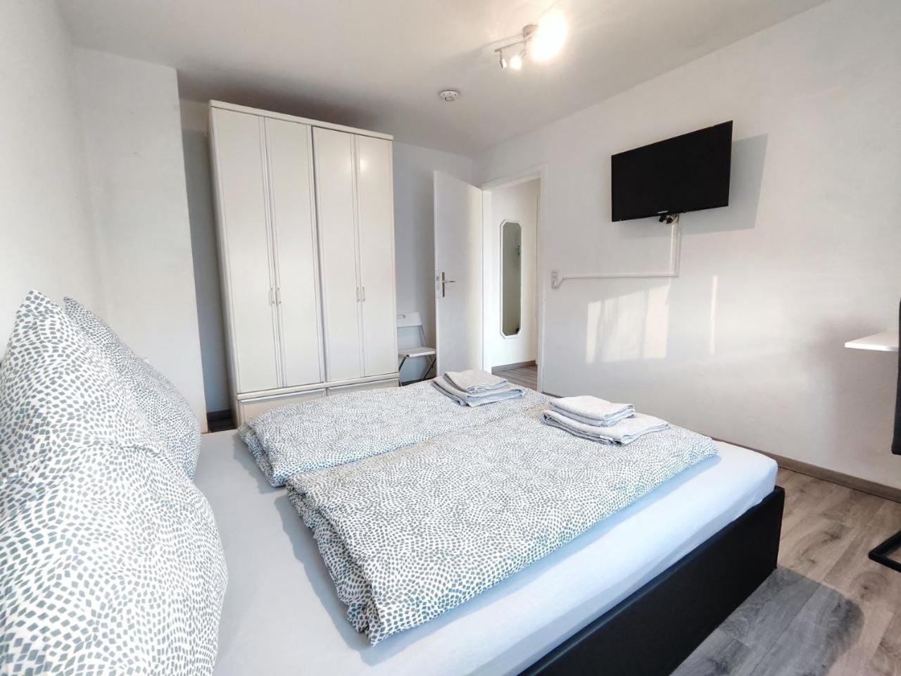 New High Speed Wifi - Elegantes 2 Schlafzimmer Apart Mit 3 Betten Pforzheim Exterior foto